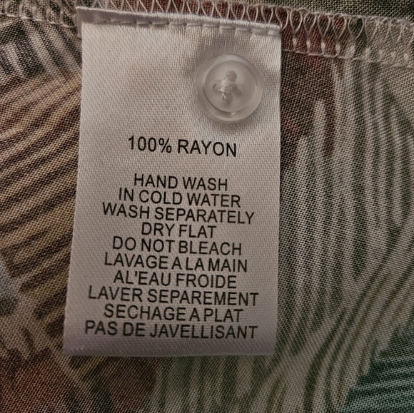 Multicolor Abstract Pattern Women's Top - Picture 7 of 8